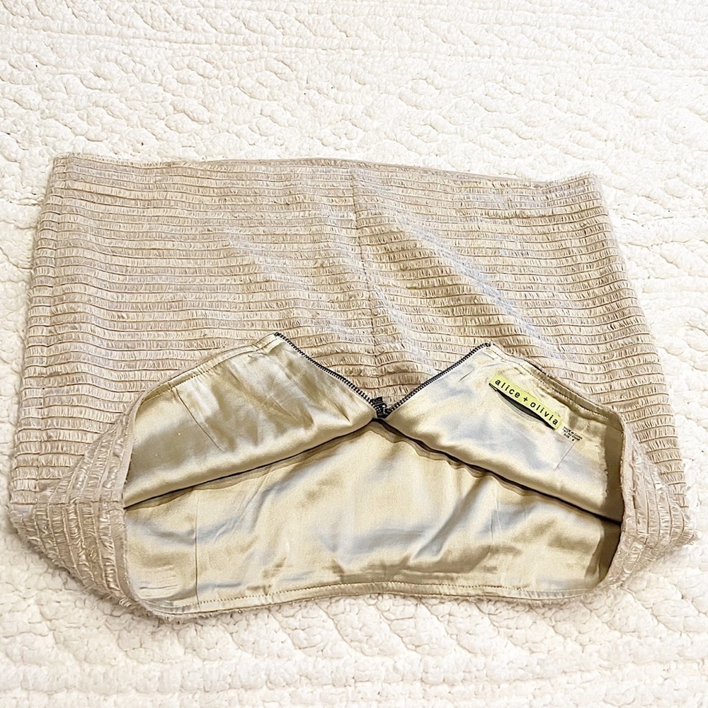 🆕 Alice + Olivia champagne gold sparkle fringe mini skirt mid rise - Picture 5 of 10
